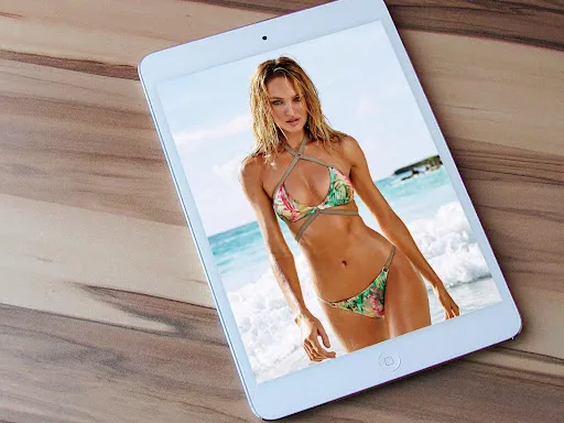 Sexy Hot Bikini Women Images 2 screenshot