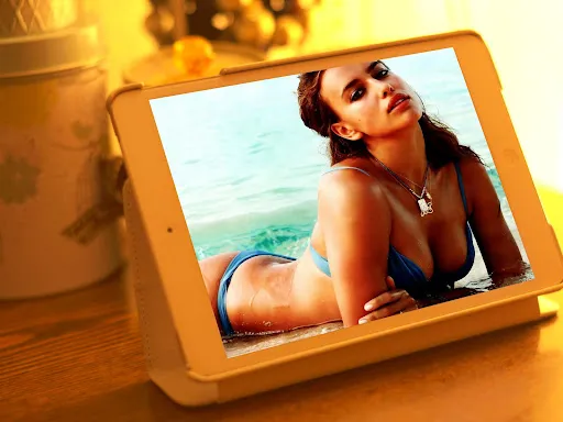 Sexy Hot Bikini Women Images 2 screenshot